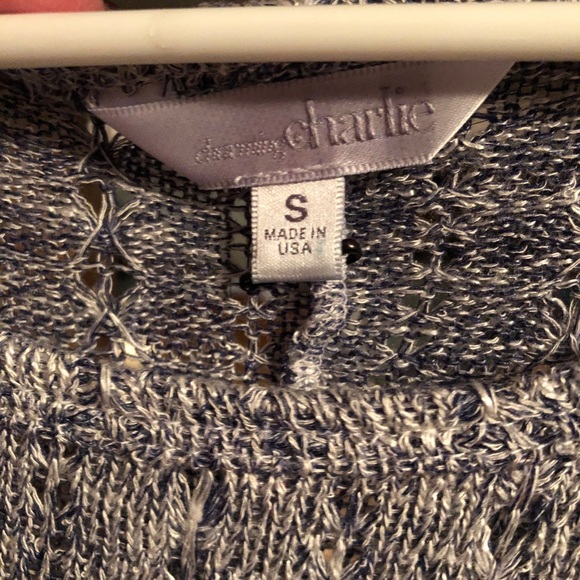 Light beautiful sweater - Picture 3 of 3